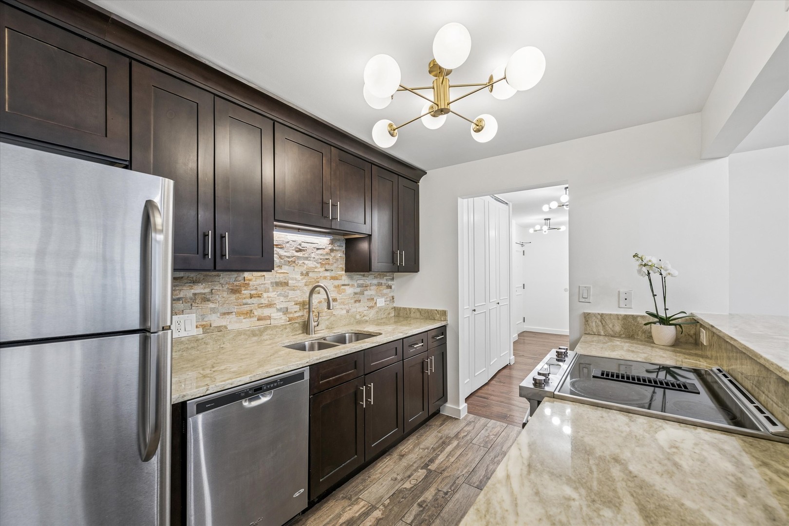 200 N Dearborn Street Unit: 1007