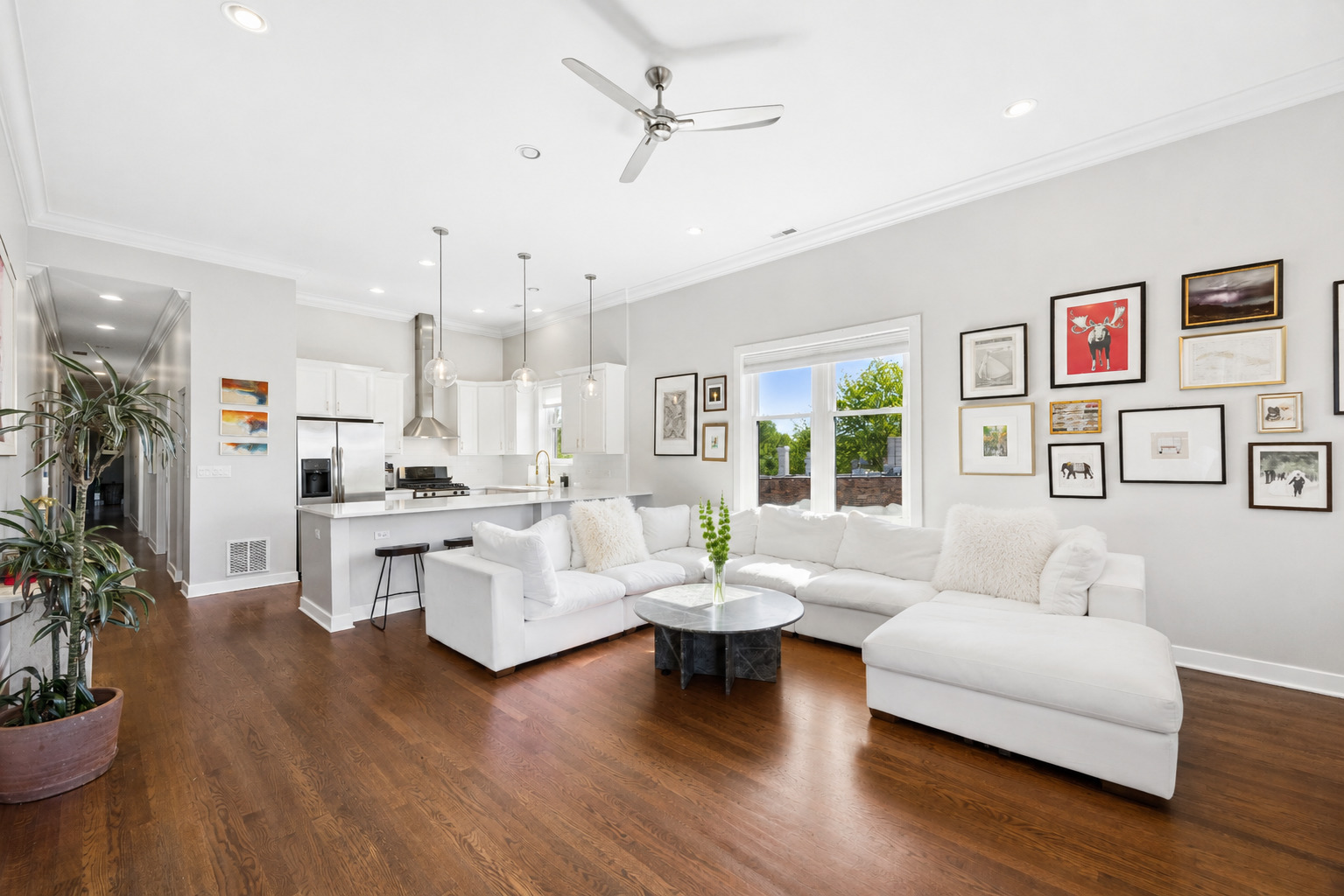 2212 W North Avenue Unit: 401