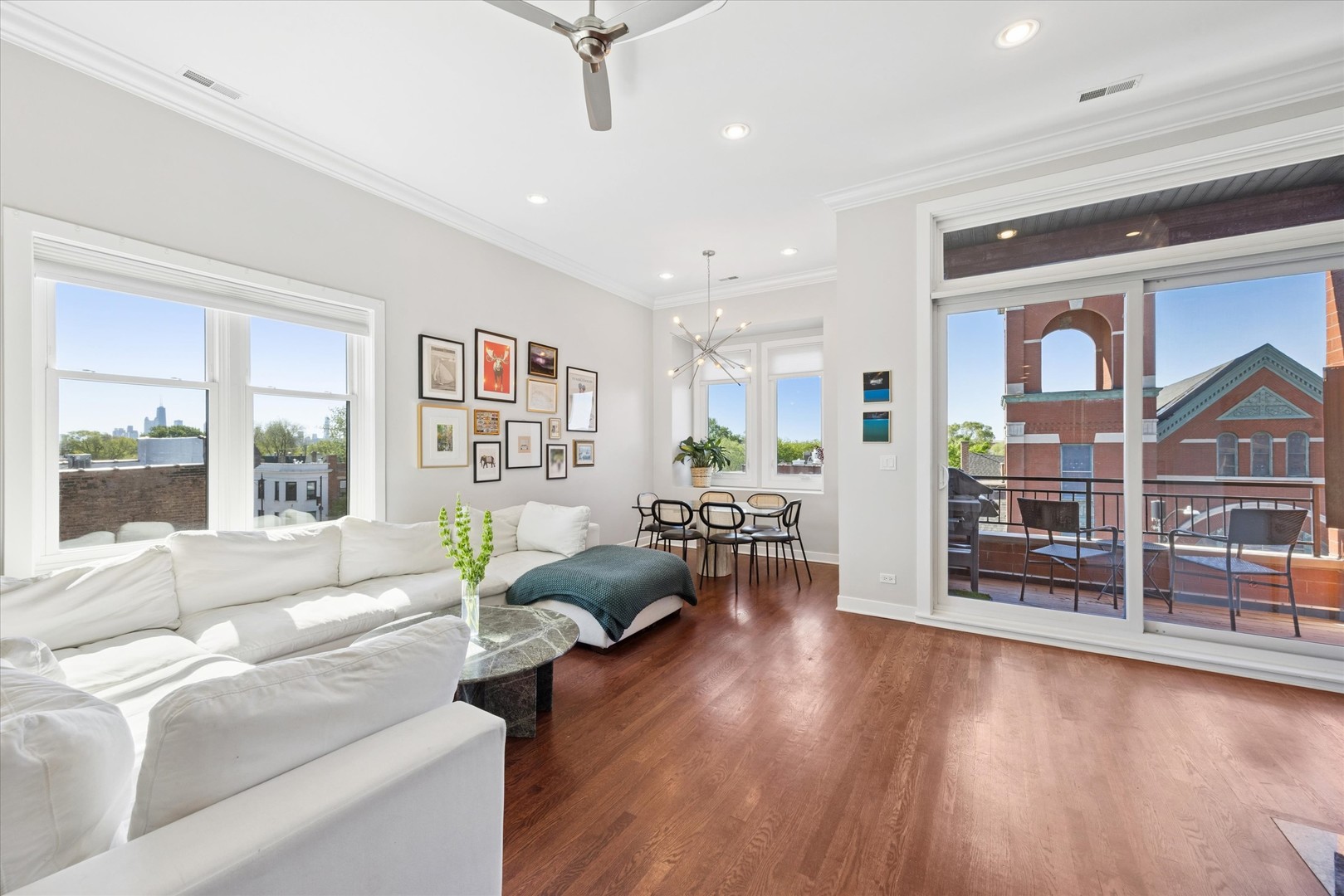 2212 W North Avenue Unit: 401