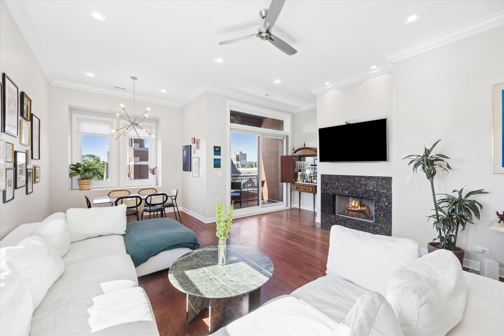 2212 W North Avenue Unit: 401