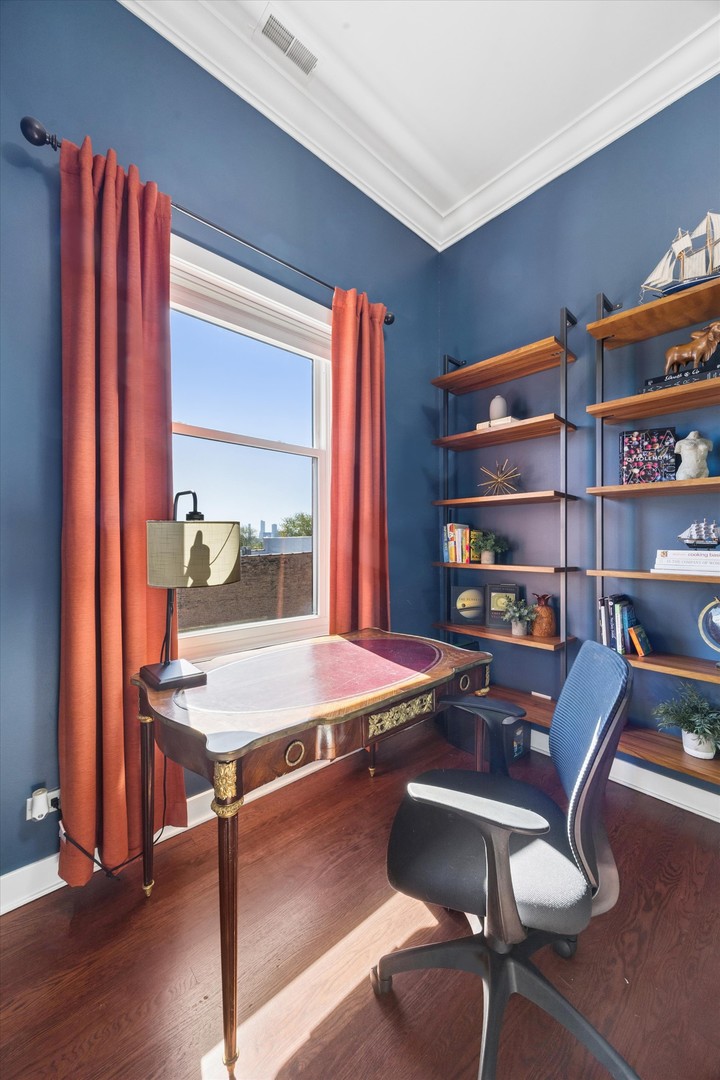 2212 W North Avenue Unit: 401
