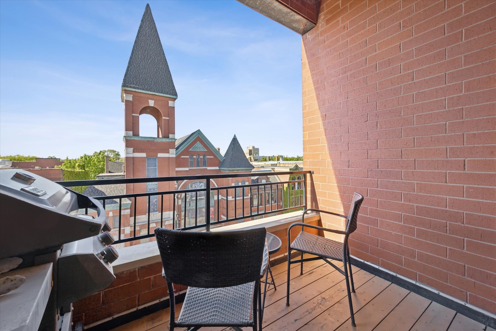2212 W North Avenue Unit: 401