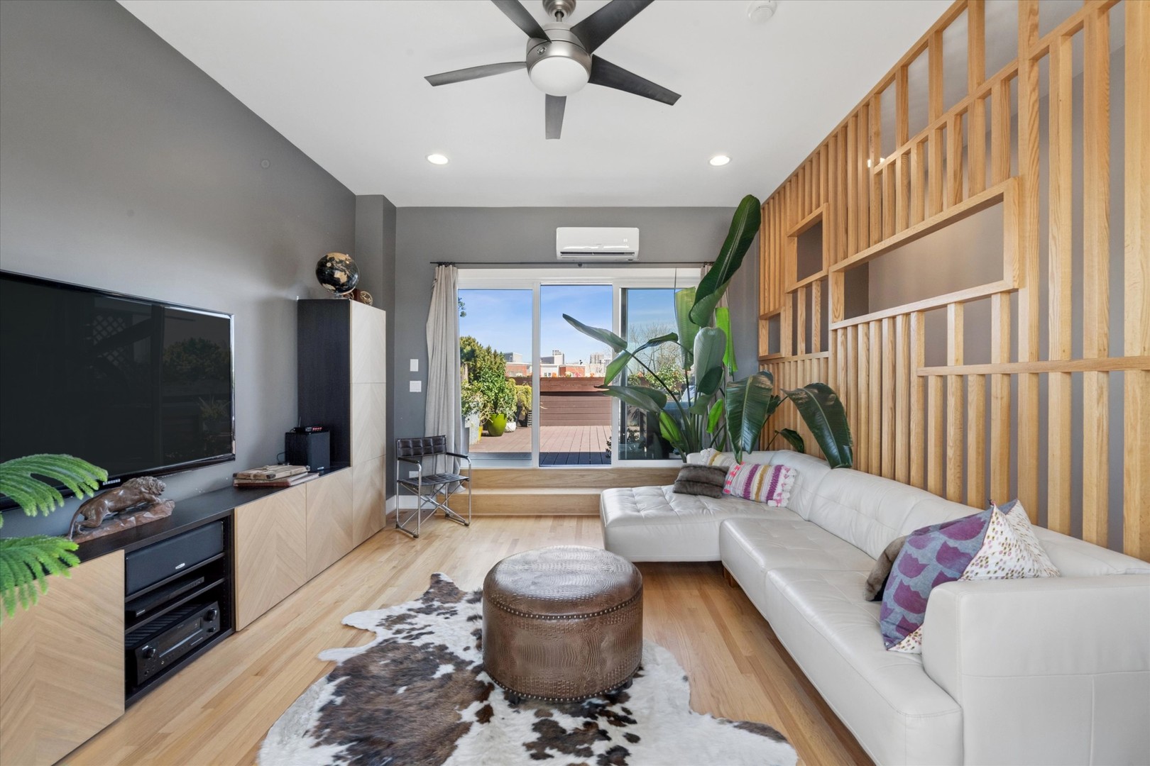 1725 N SHEFFIELD Avenue Unit: 2