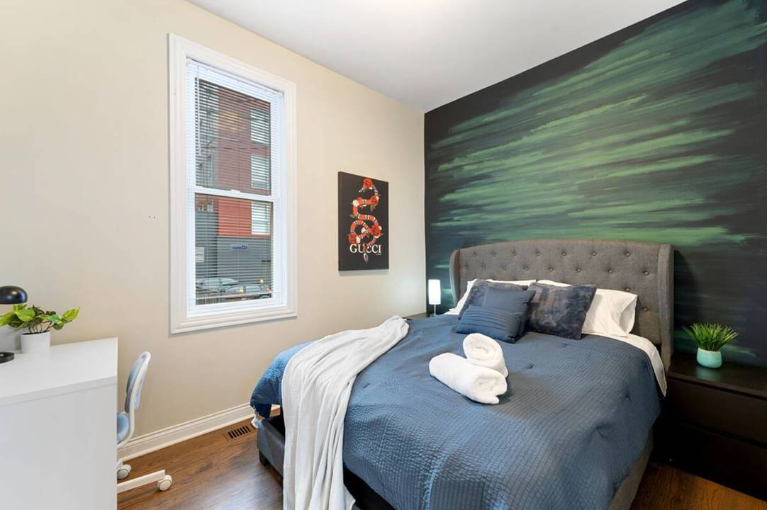 330 W EVERGREEN Avenue Unit: CH