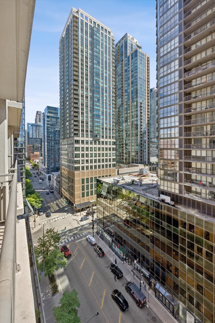 630 N State Street Unit: 1305