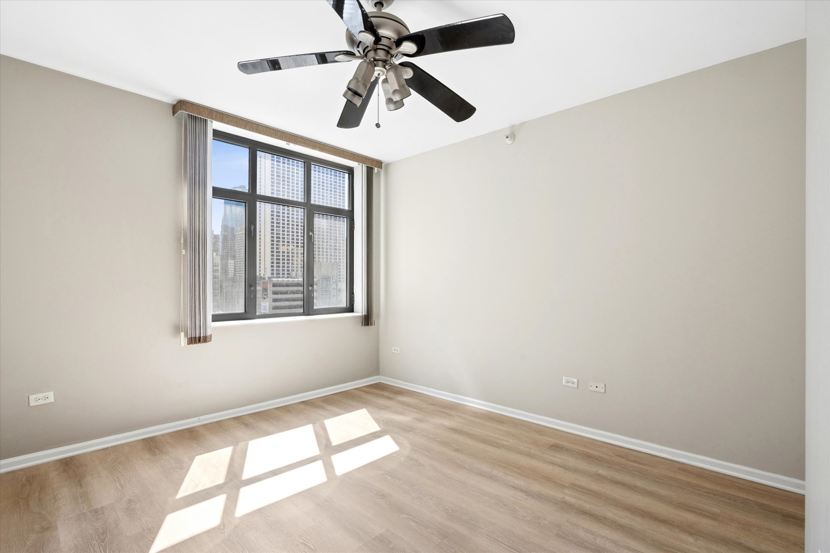 630 N State Street Unit: 1305
