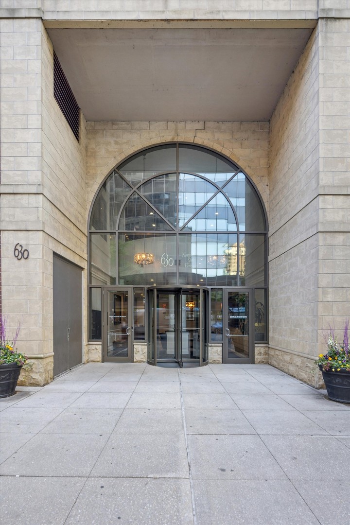 630 N State Street Unit: 1305