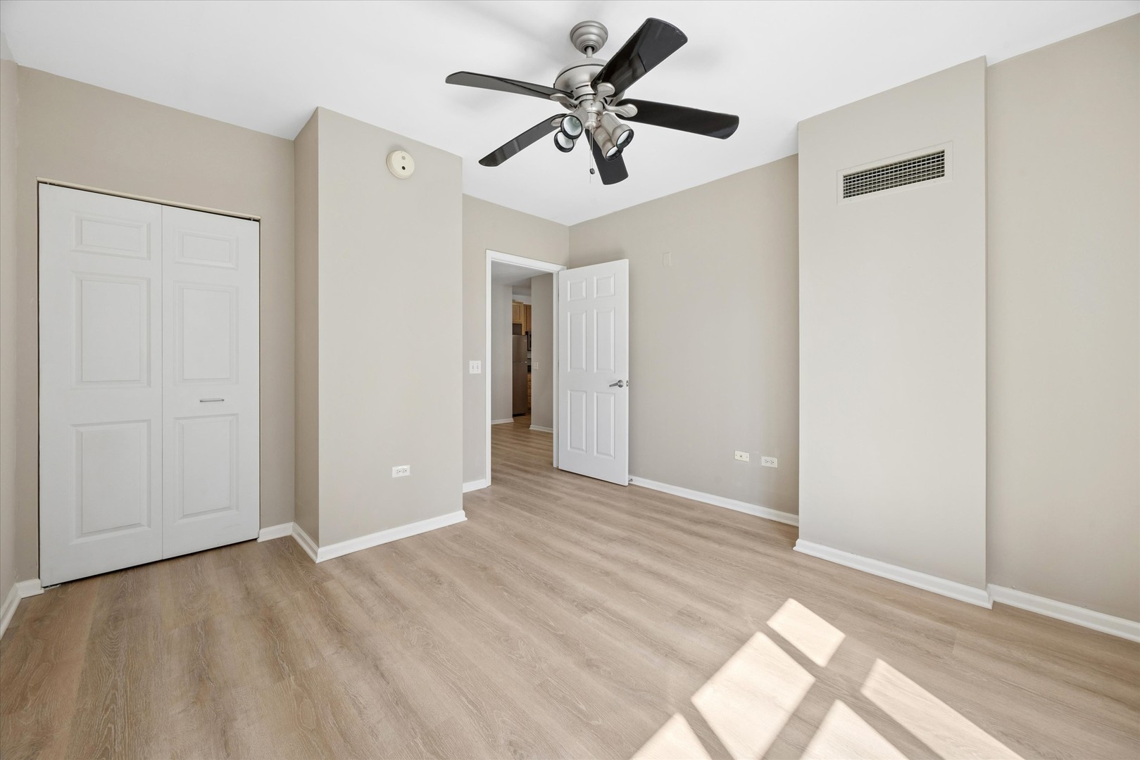630 N State Street Unit: 1305