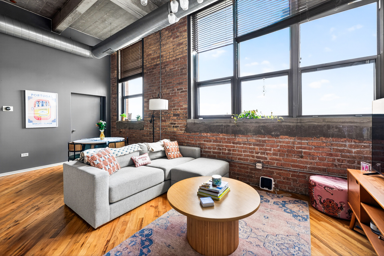 1735 N Paulina Street Unit: 612