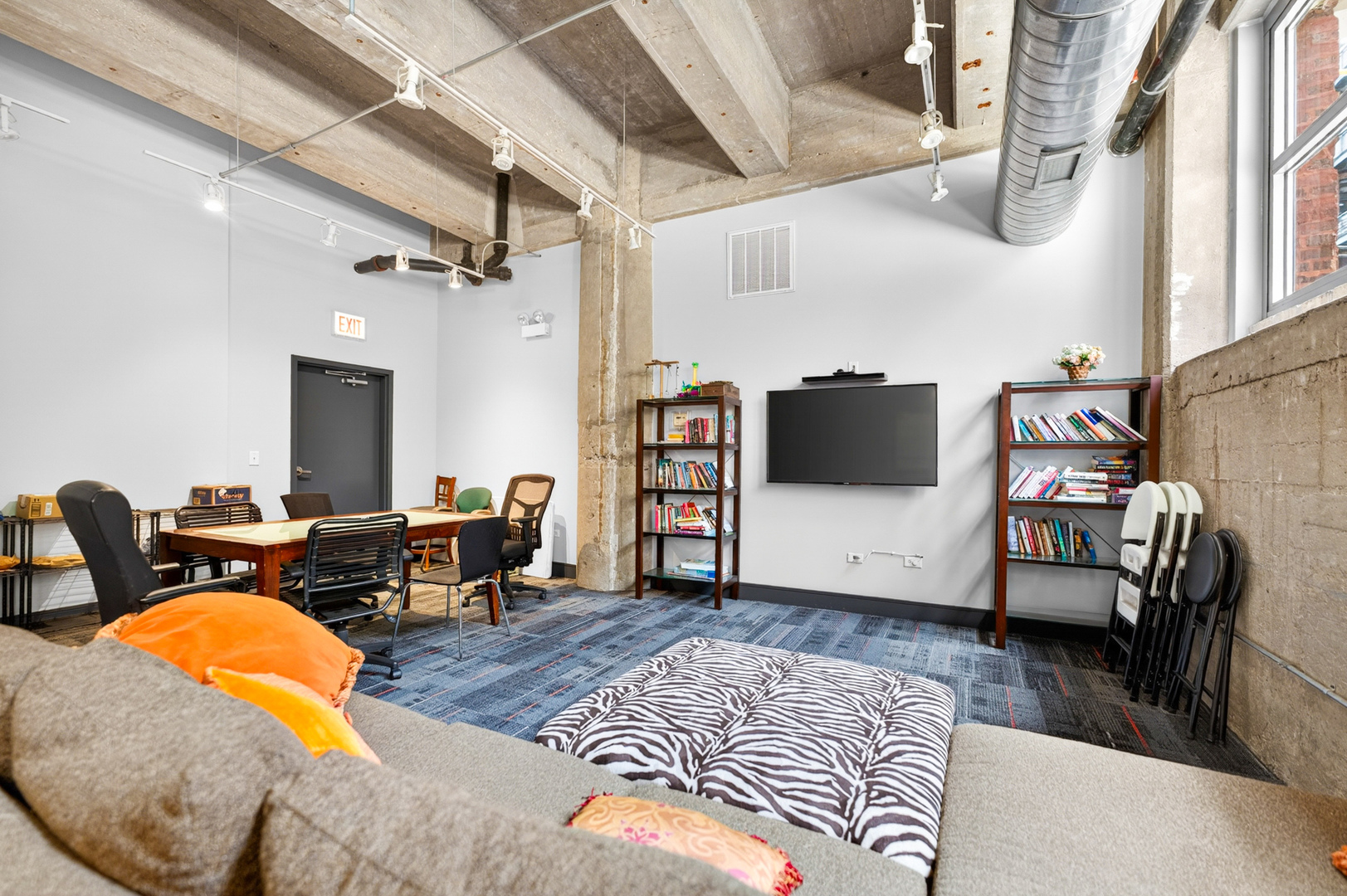 1735 N Paulina Street Unit: 612