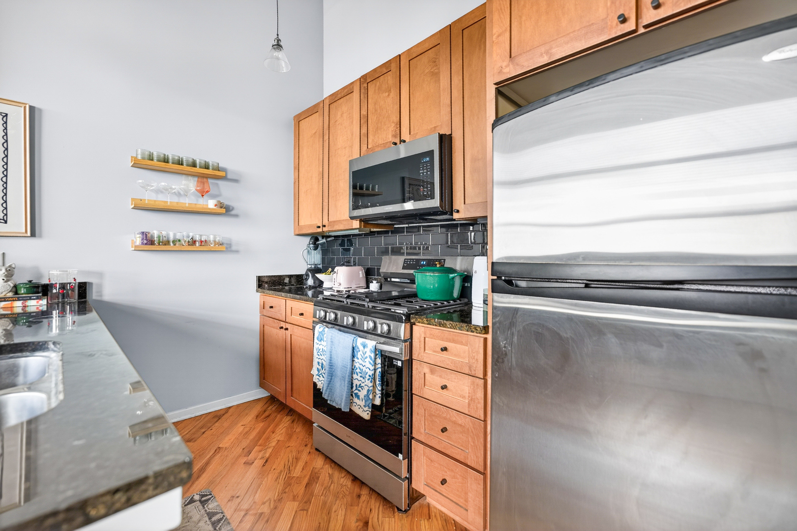 1735 N Paulina Street Unit: 612
