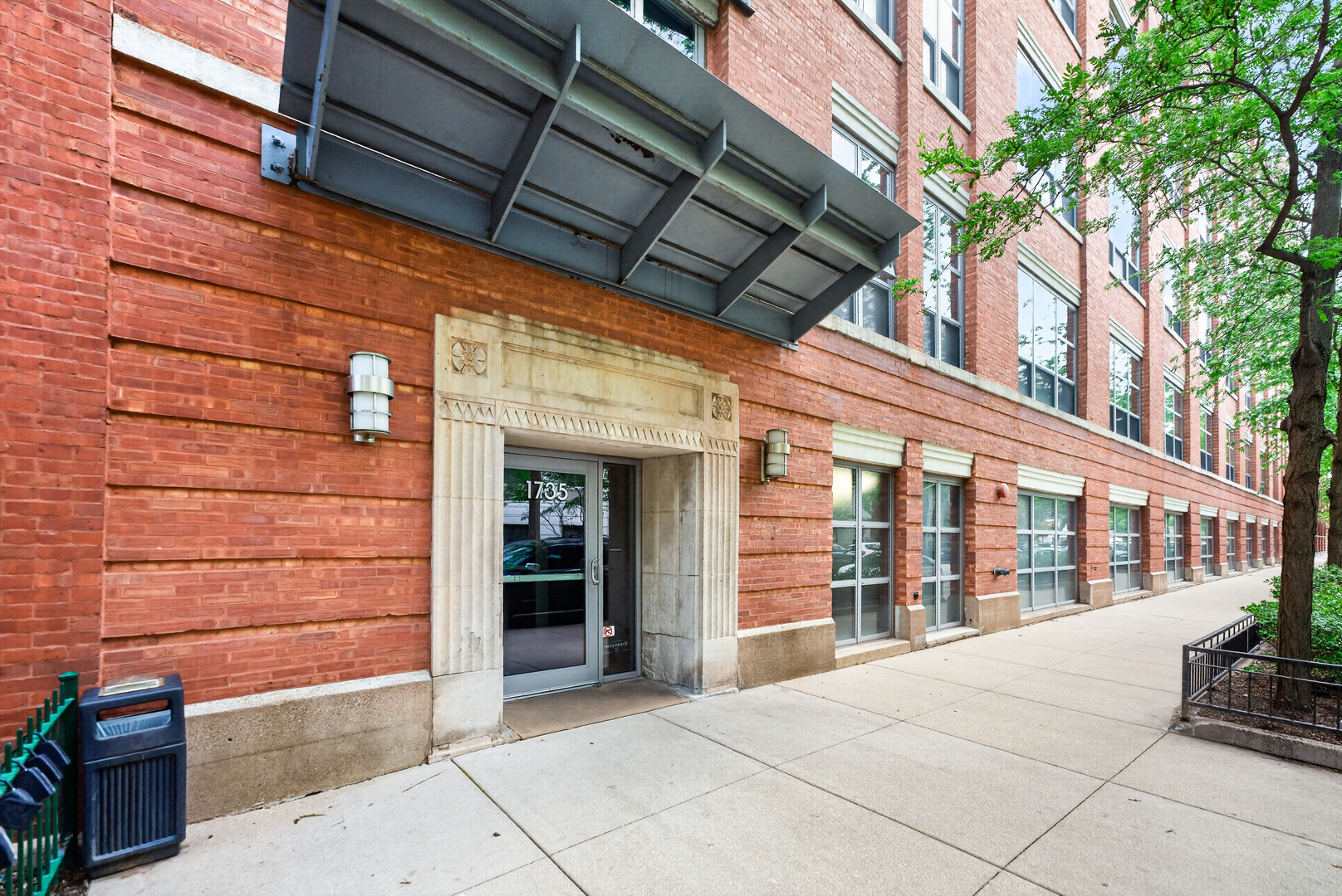 1735 N Paulina Street Unit: 612