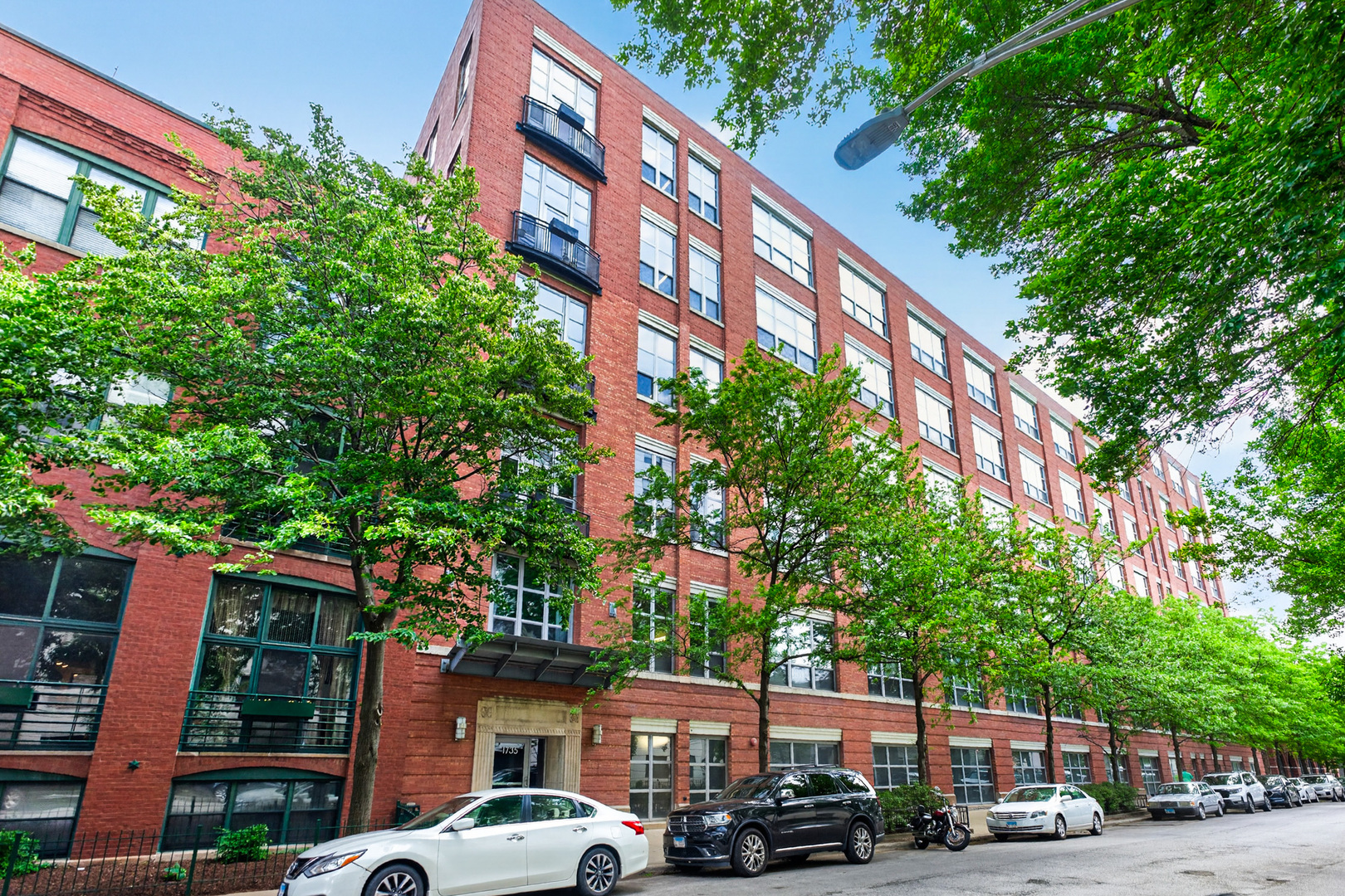 1735 N Paulina Street Unit: 612
