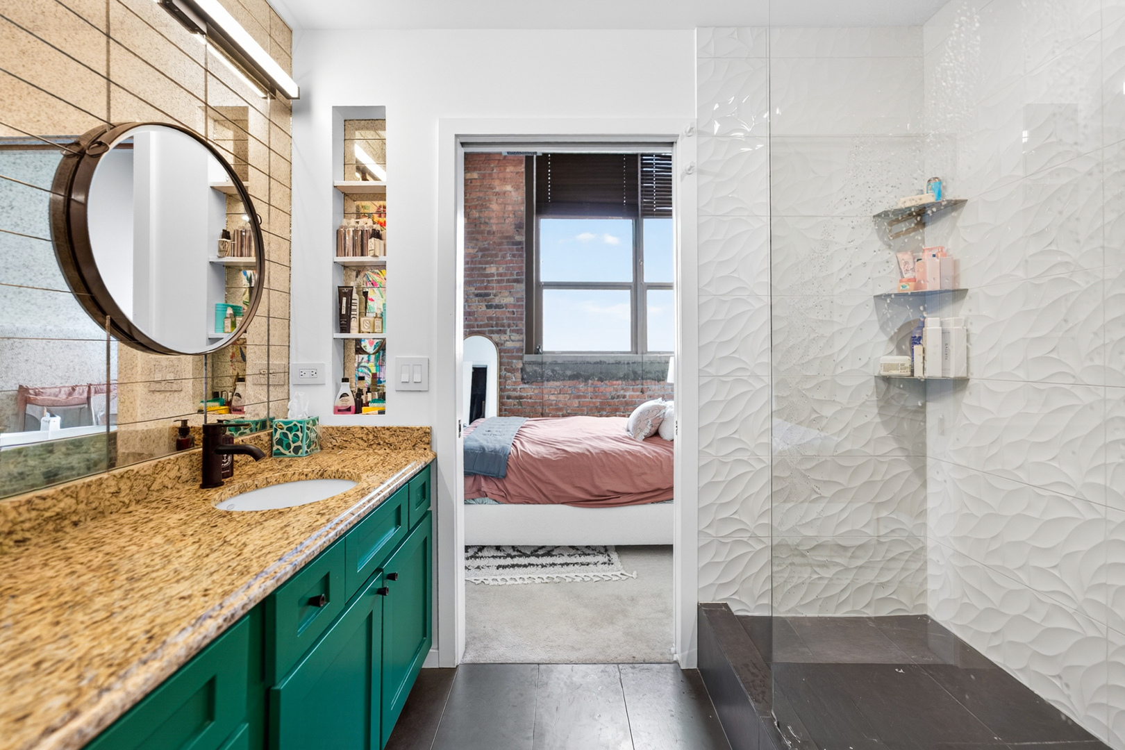 1735 N Paulina Street Unit: 612