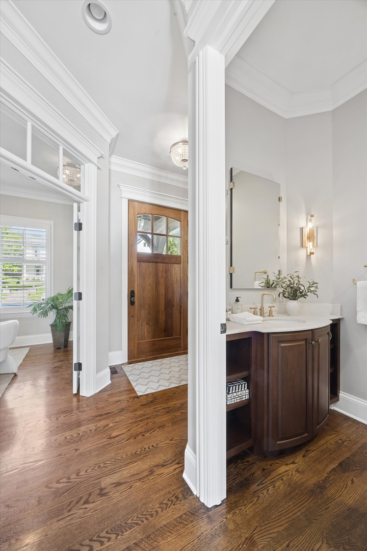 7 S Quincy Street