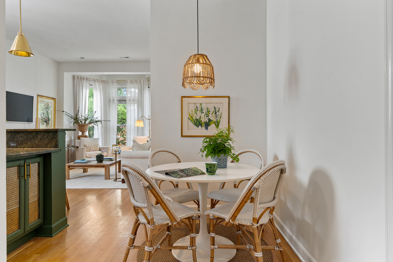 1916 N SHEFFIELD Avenue Unit: 2F