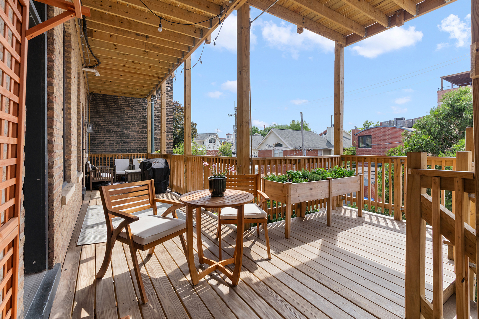 1916 N SHEFFIELD Avenue Unit: 2F