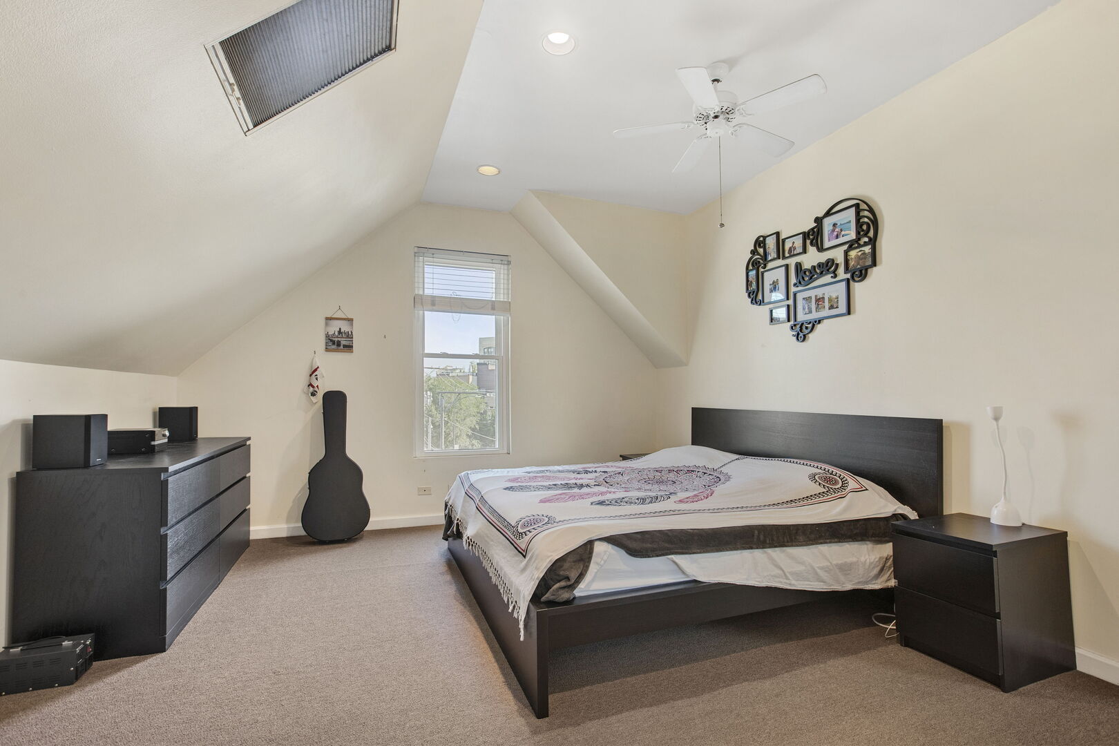 1549 W Barry Avenue Unit: 2