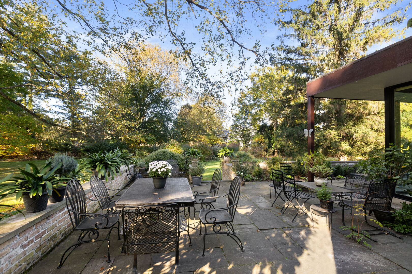 283 W Laurel Avenue