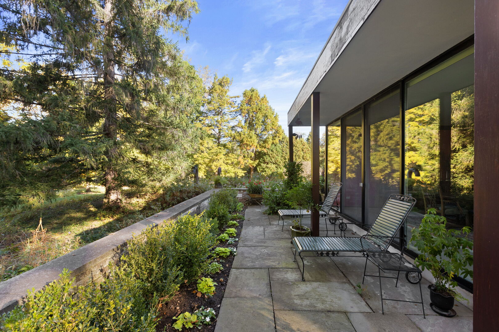 283 W Laurel Avenue