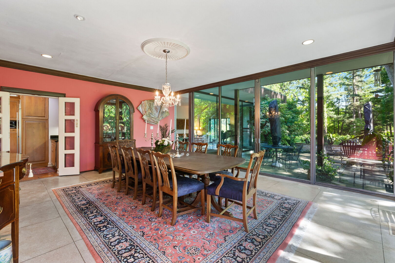 283 W Laurel Avenue