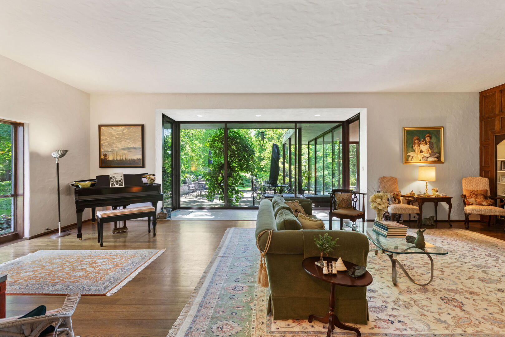 283 W Laurel Avenue
