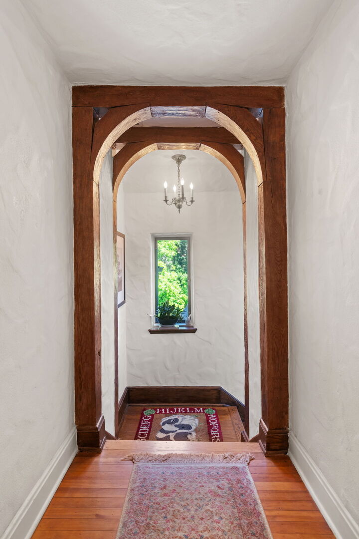 283 W Laurel Avenue