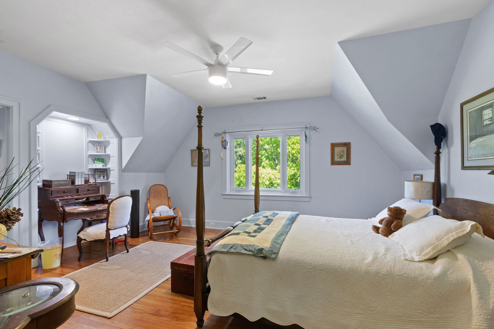 283 W Laurel Avenue