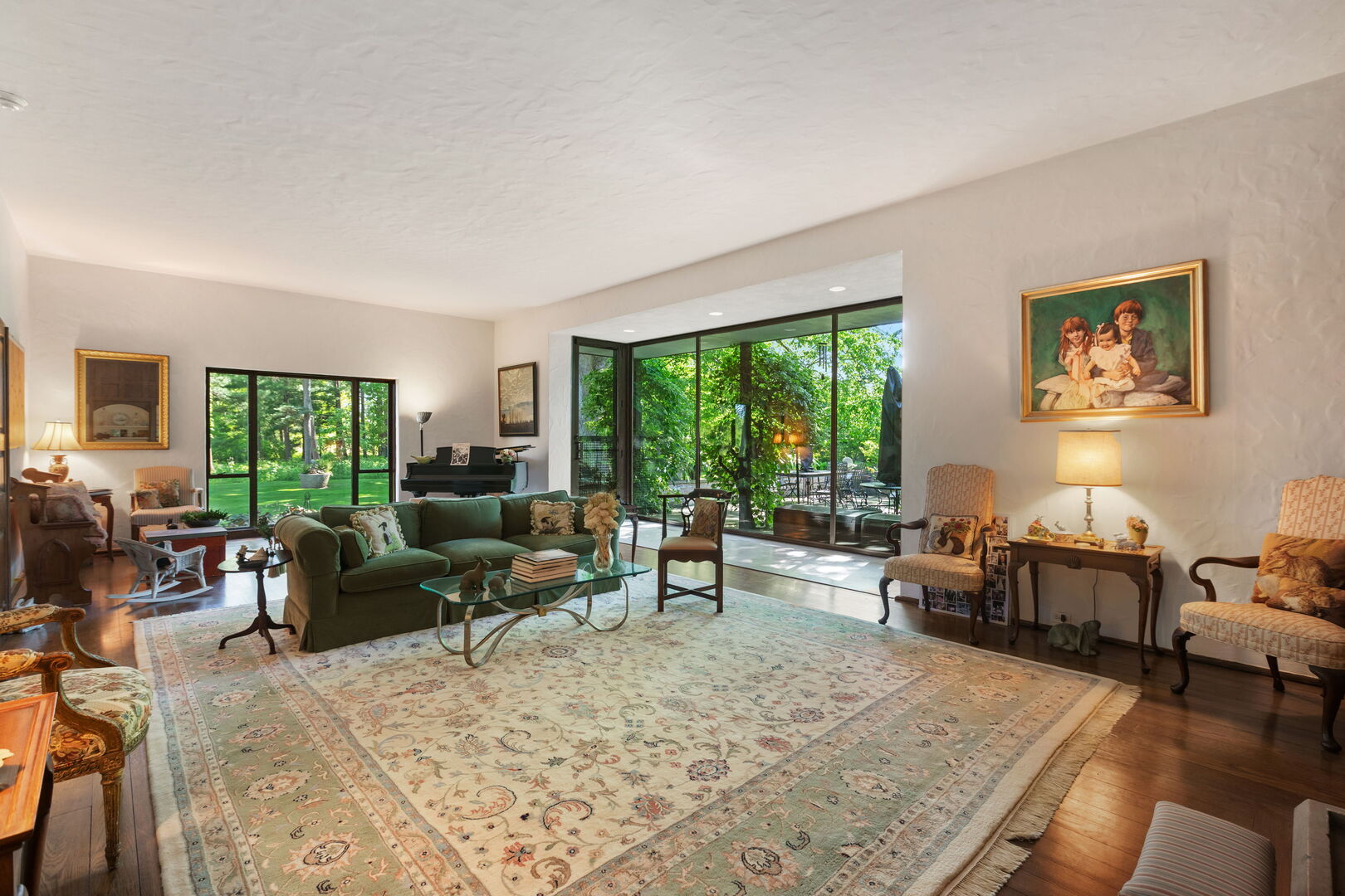 283 W Laurel Avenue