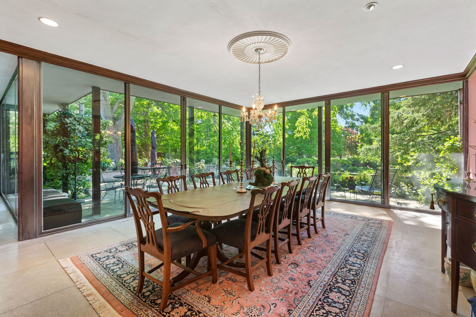 283 W Laurel Avenue
