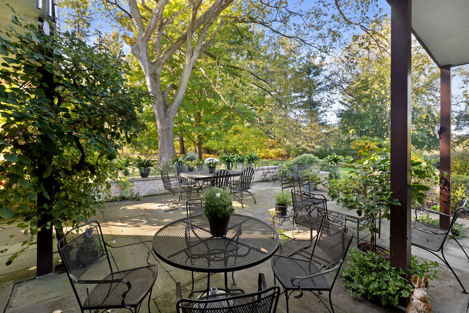 283 W Laurel Avenue