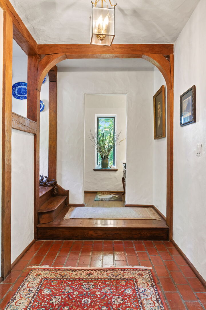 283 W Laurel Avenue