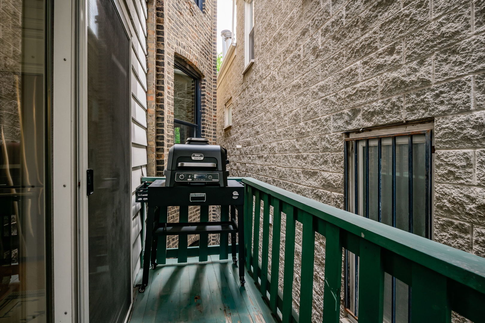1940 N Cleveland Avenue Unit: 4