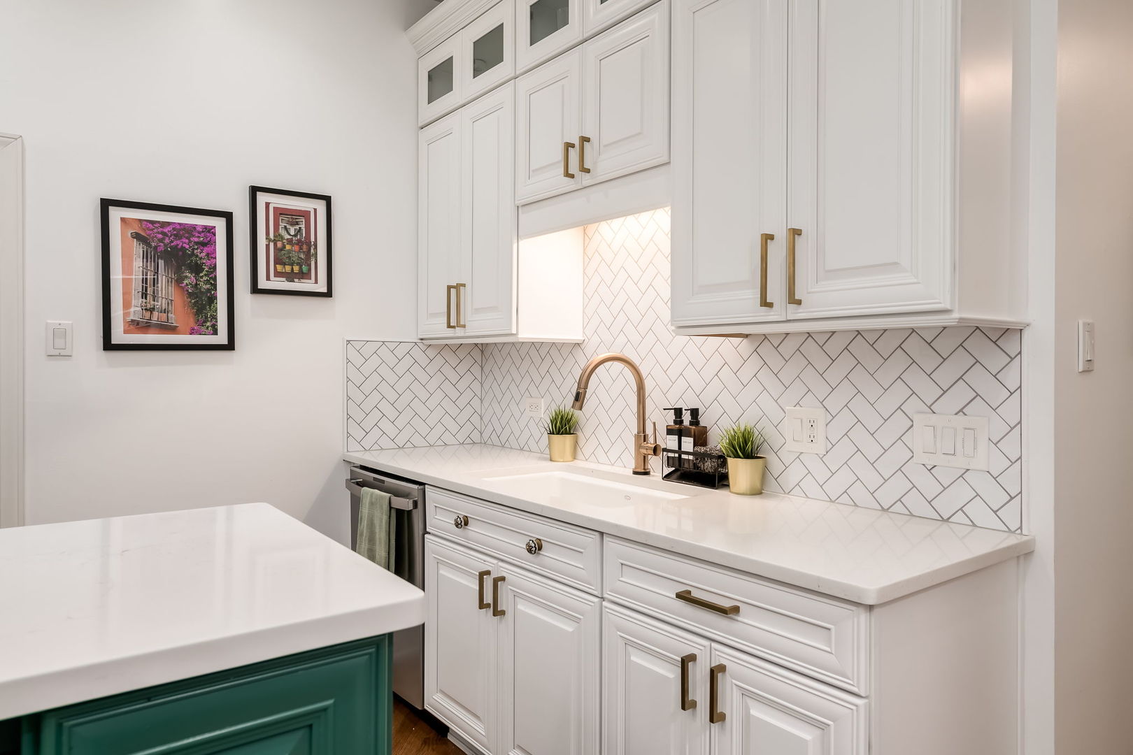 1940 N Cleveland Avenue Unit: 4