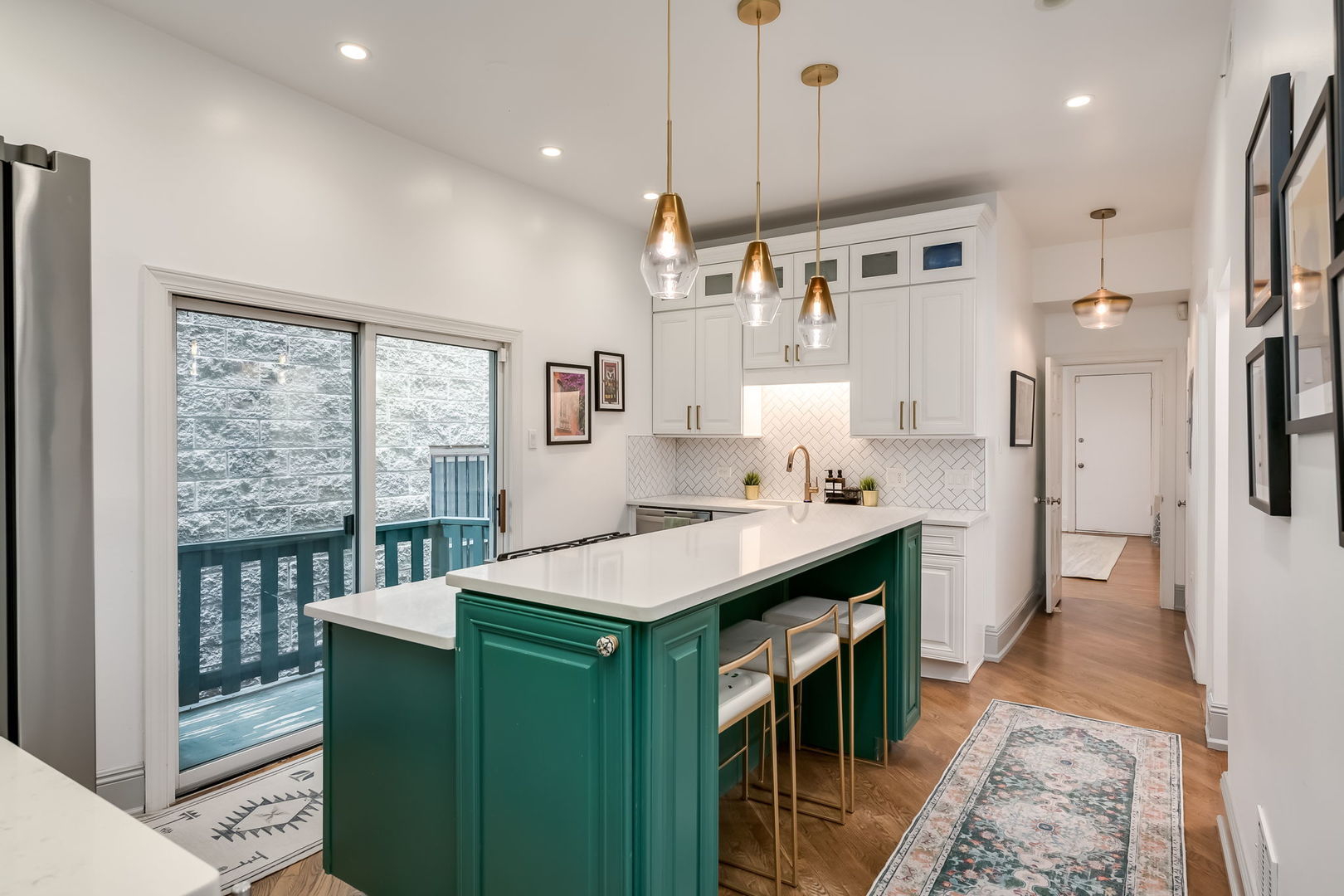 1940 N Cleveland Avenue Unit: 4