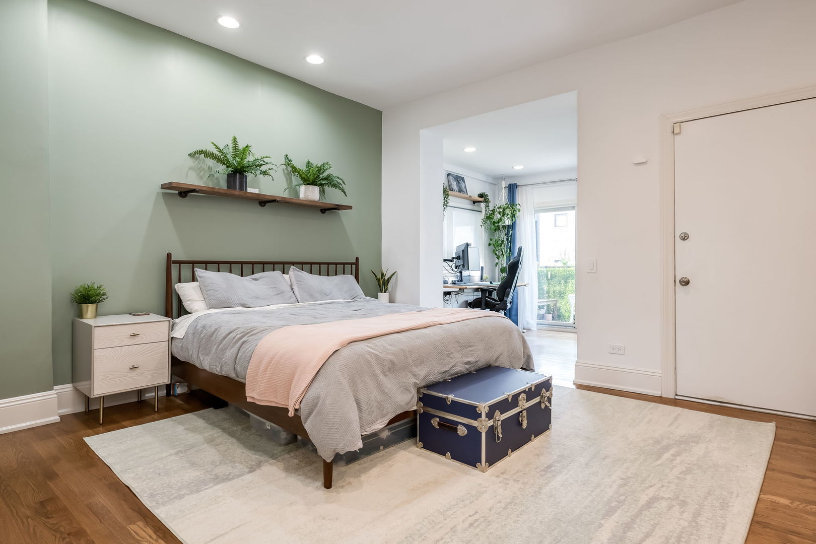 1940 N Cleveland Avenue Unit: 4