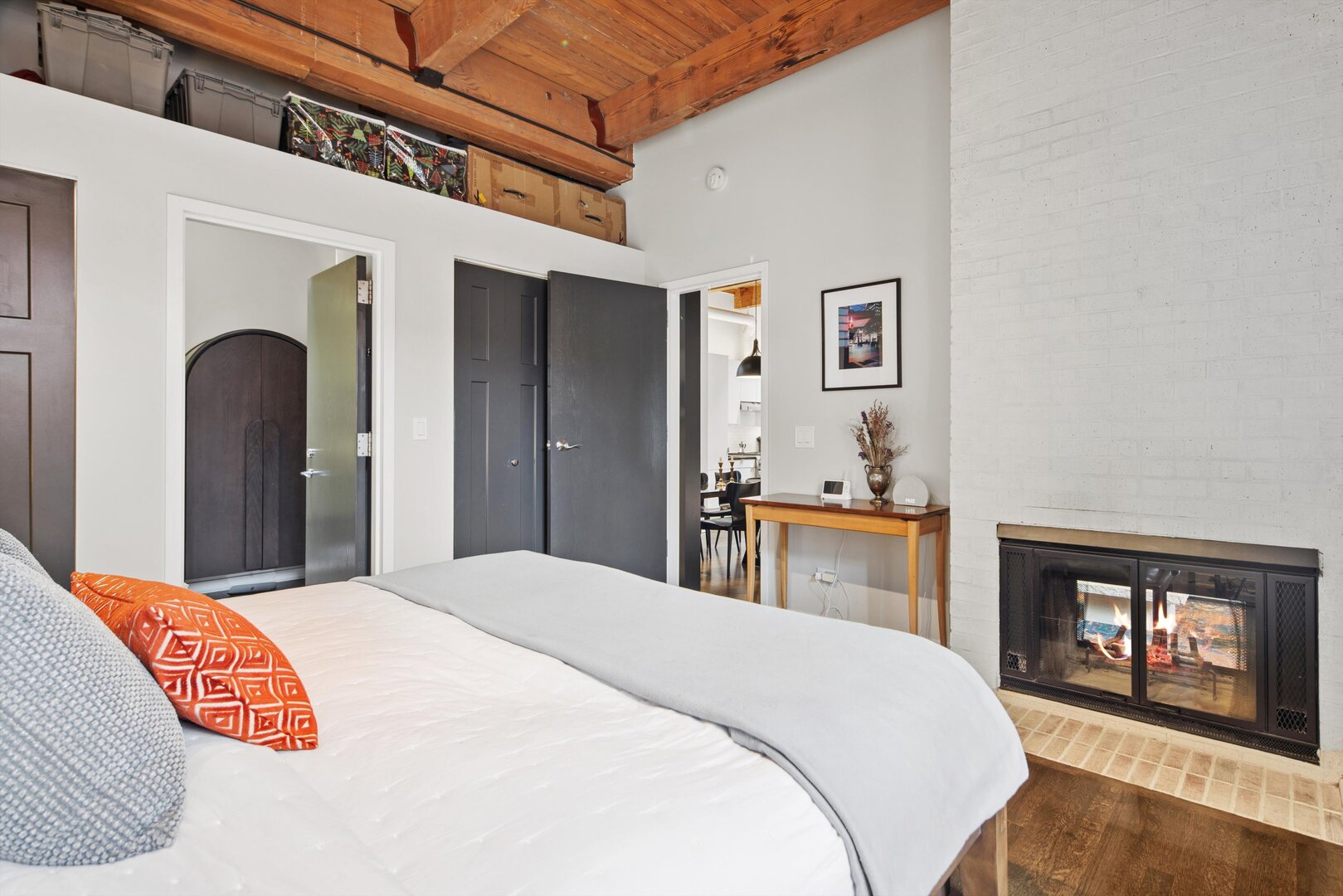 2222 N Racine Avenue Unit: 16