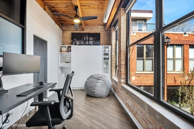 2222 N Racine Avenue Unit: 16