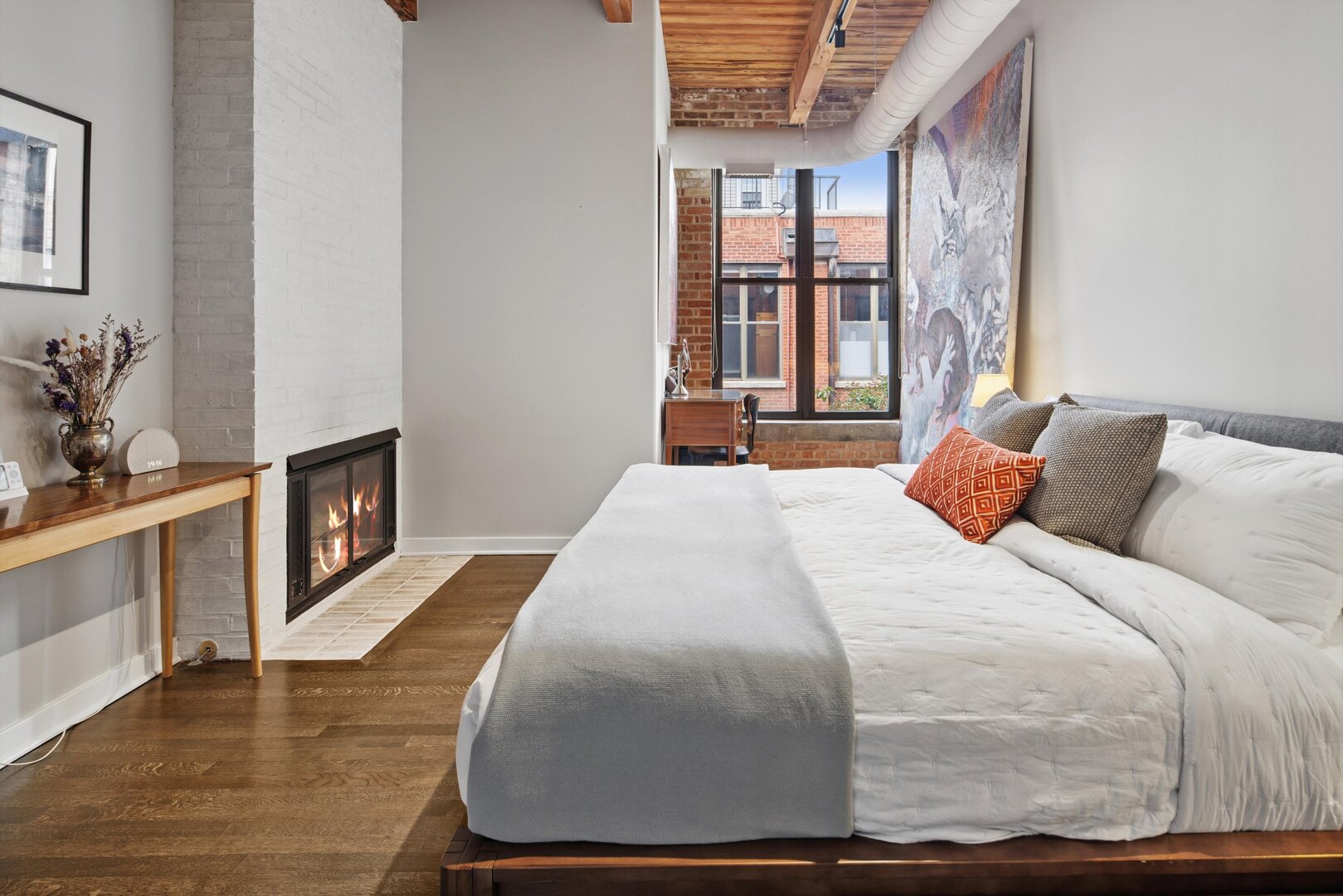 2222 N Racine Avenue Unit: 16