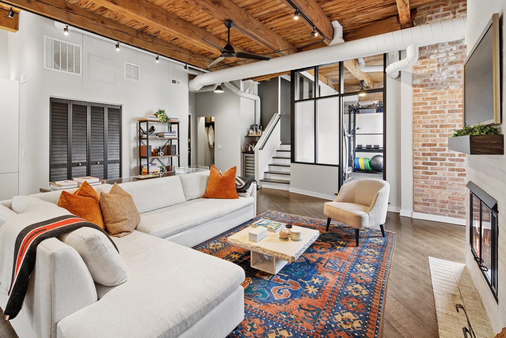 2222 N Racine Avenue Unit: 16