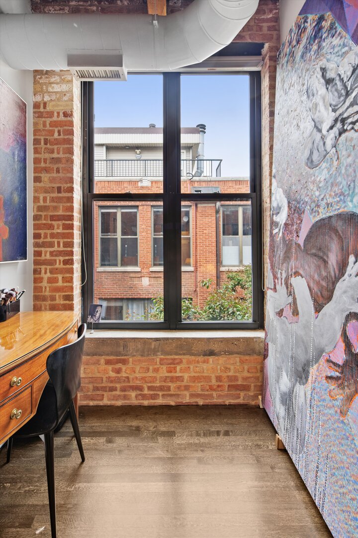 2222 N Racine Avenue Unit: 16