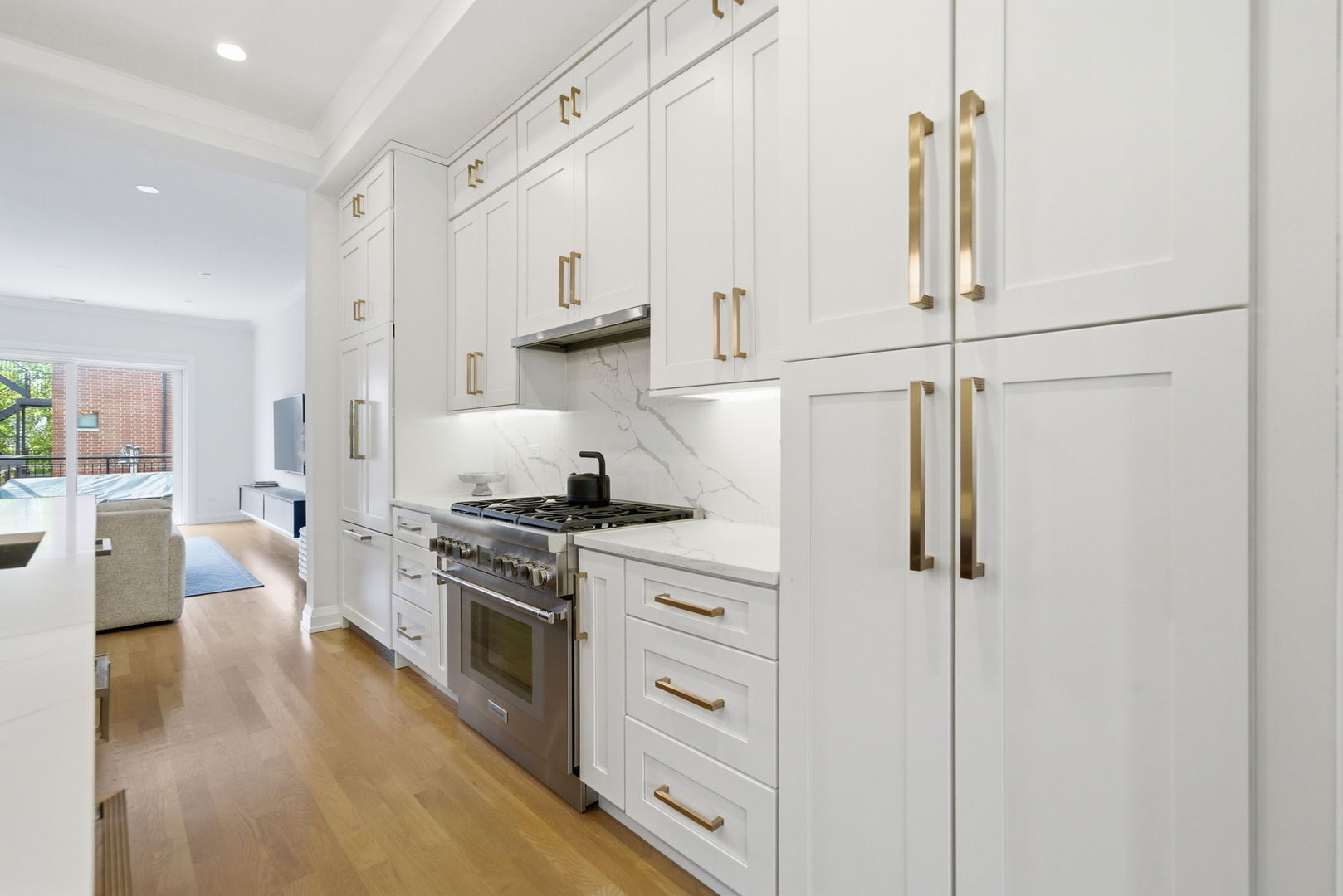 3250 N Racine Avenue Unit: 2