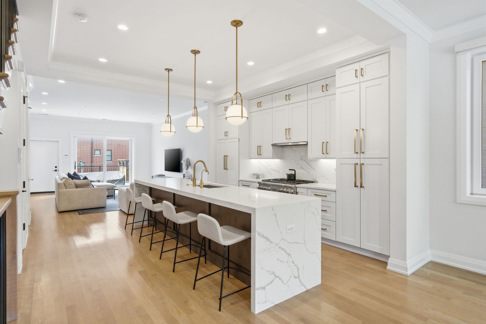 3250 N Racine Avenue Unit: 2