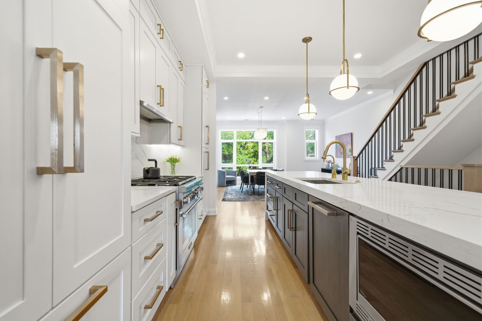 3250 N Racine Avenue Unit: 2