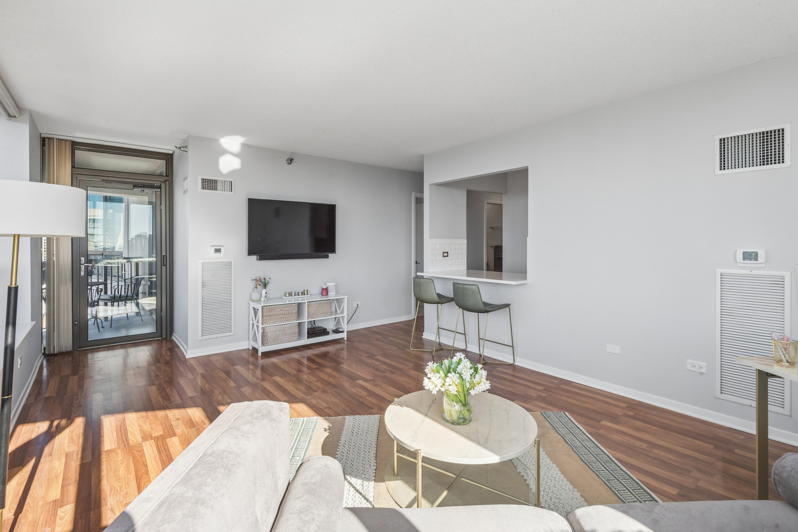 400 N LaSalle Street Unit: 3011