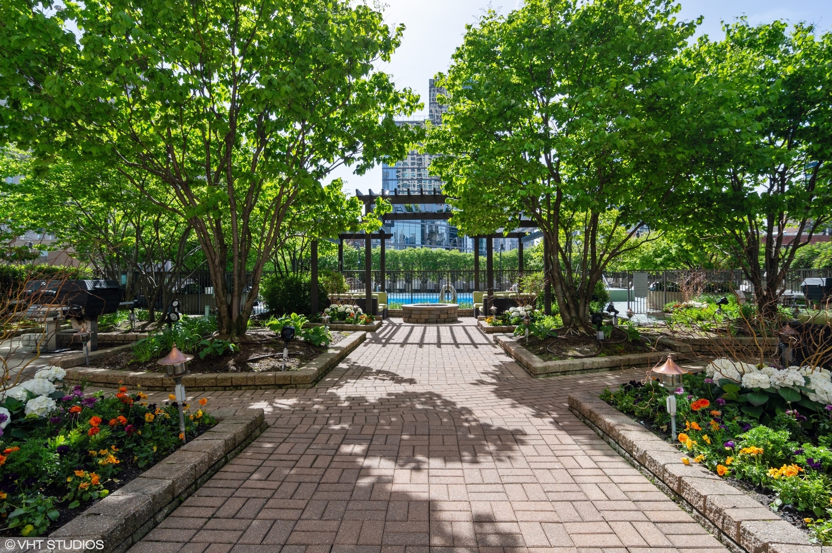 400 N LaSalle Street Unit: 3011