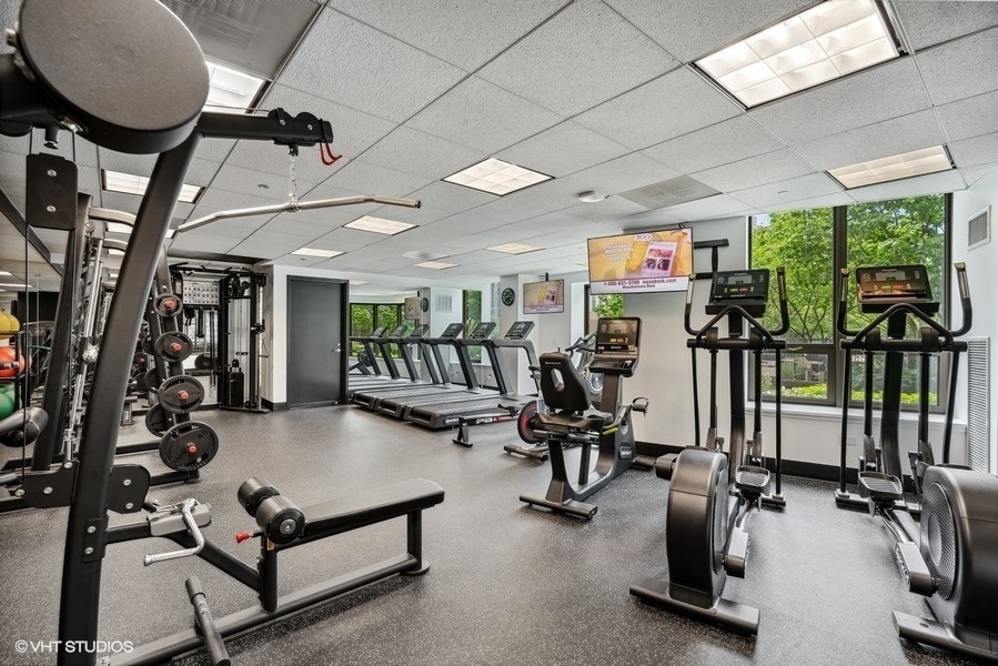 400 N LaSalle Street Unit: 3011