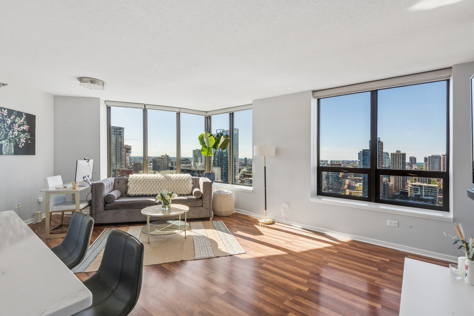 400 N LaSalle Street Unit: 3011