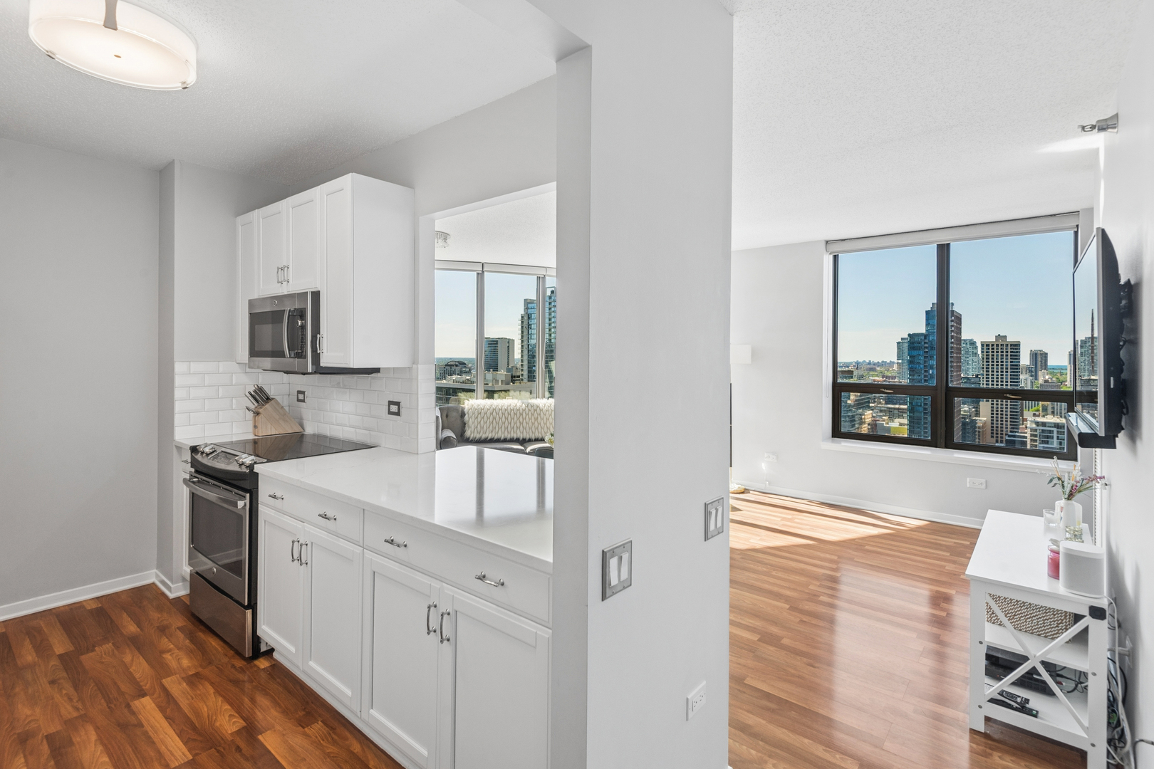 400 N LaSalle Street Unit: 3011