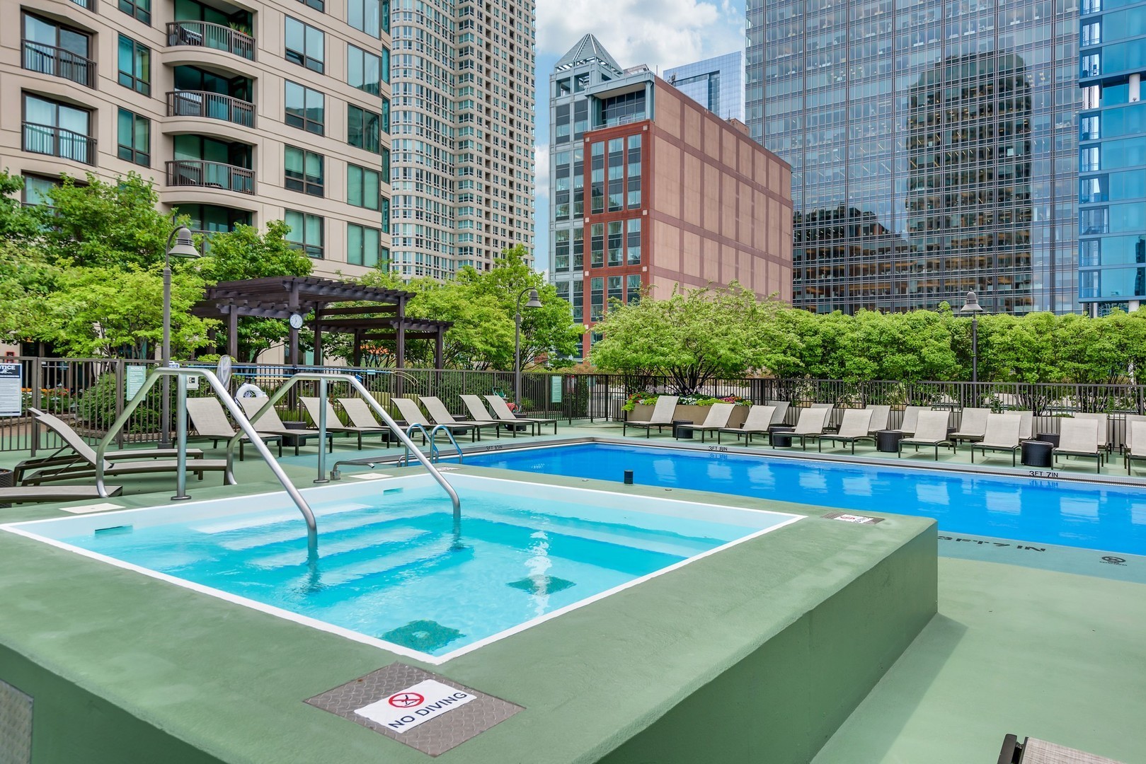 400 N LaSalle Street Unit: 3011